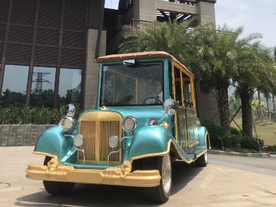 華鍇電動車生產的皇室藍全封閉電動老爺車受房地產客戶好評