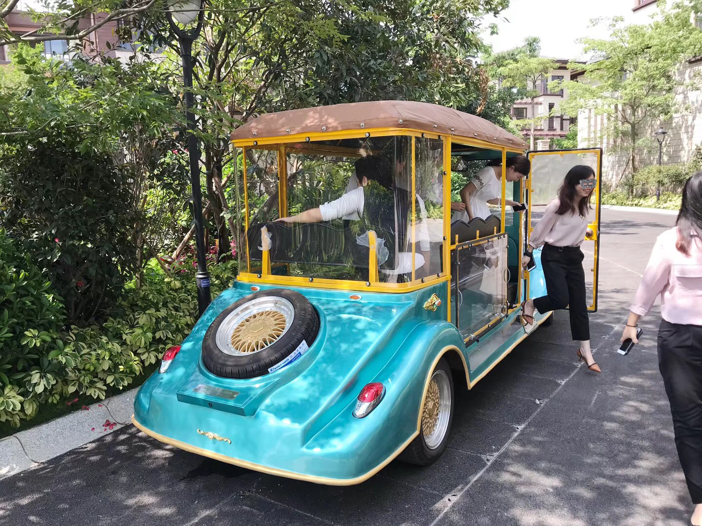 全封閉電動老爺車