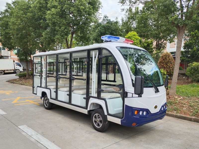 華鍇14座封閉式巡邏車