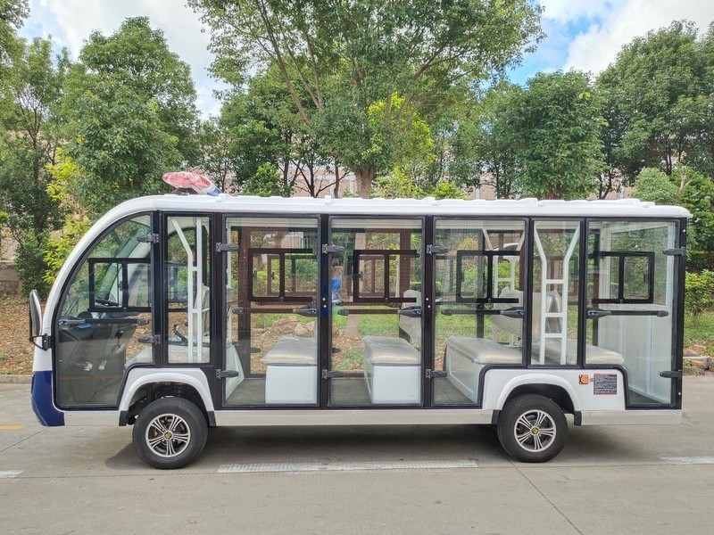 華鍇14座封閉式巡邏車