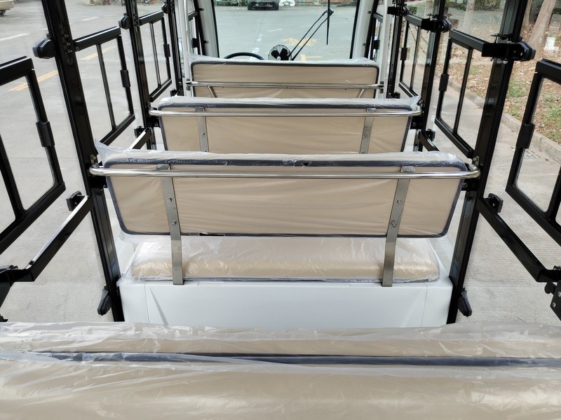 華鍇14座封閉式巡邏車
