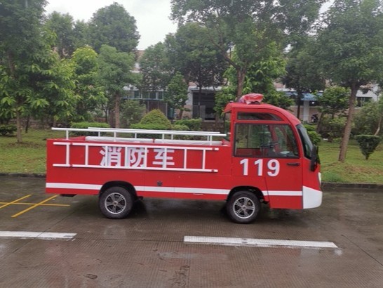 兒童體驗電動消防車