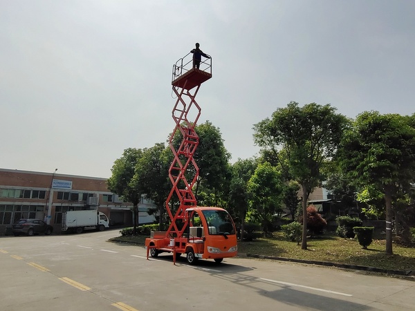 華鍇高空作業電動舉升車