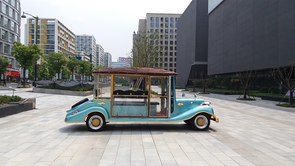 維羅納款8座全封閉電動老爺車